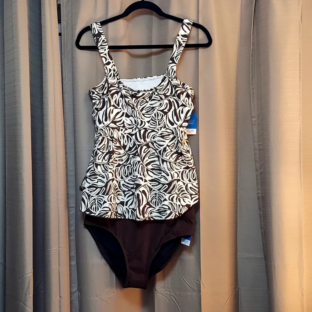 NWT Land's End Tankini Set Top Size 10-12 Bottoms Size 8